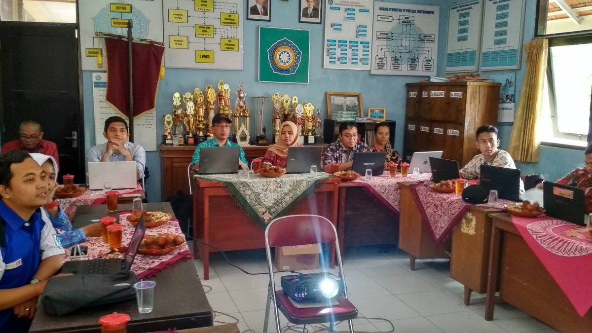 Pelatihan Optimalisasi Website Desa yang didampingu oleh Tim PUSPINDES Kab. Pemalang